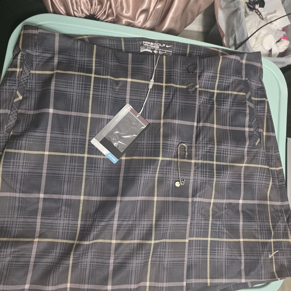 NWT Nike Golf Plaid Skirt Unique Clasp!